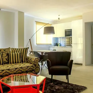 santa-cruz-apartments-malaga.1costadelsol.com/